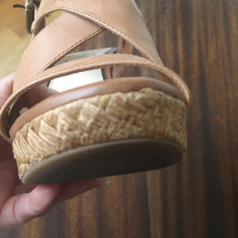 Jessica Simpson Tan Platform Sandals